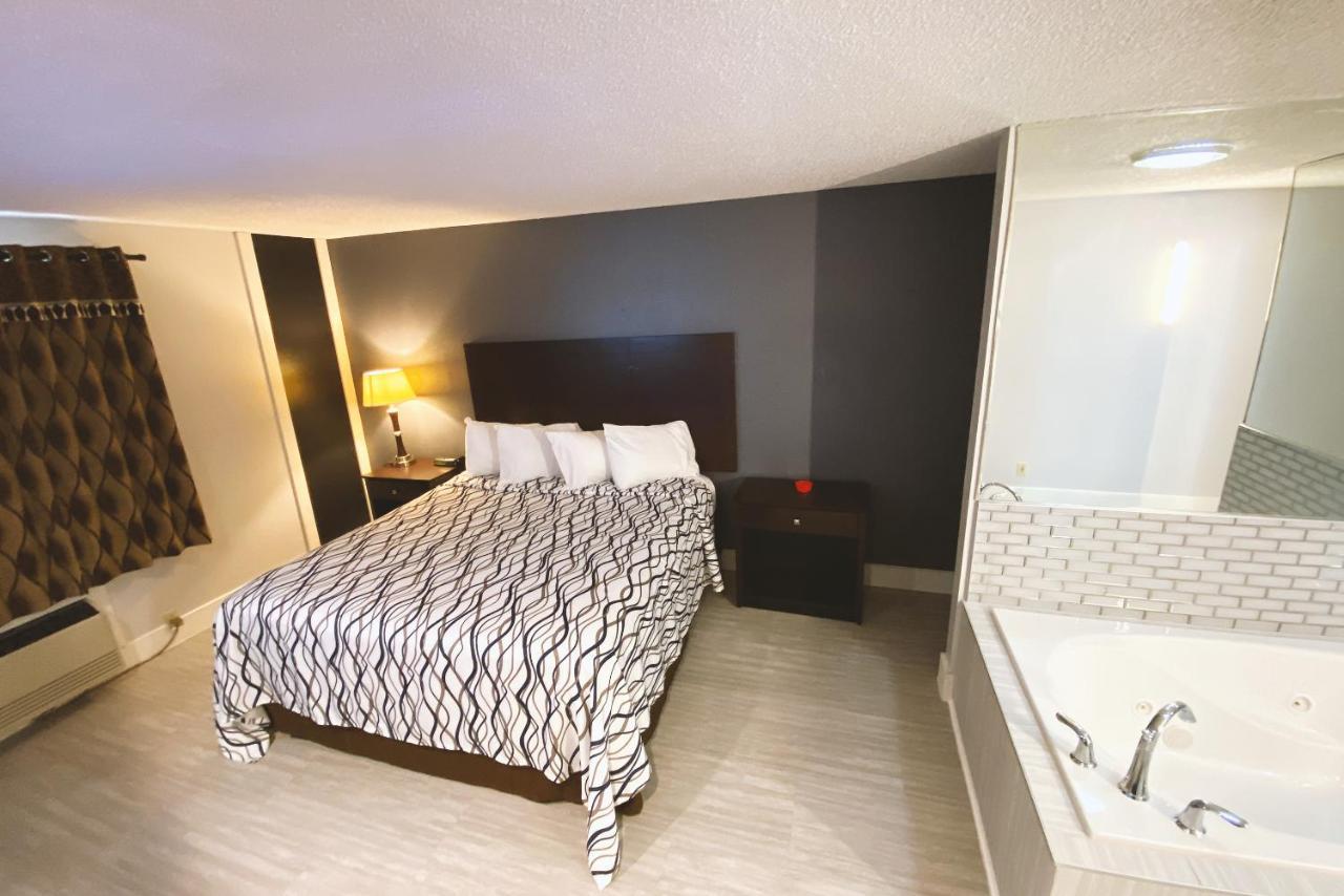 Coratel Inn & Suites By Jasper Hastings Eksteriør bilde
