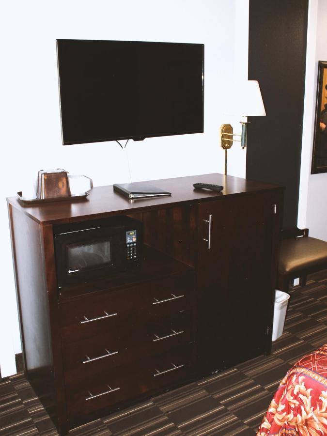 Coratel Inn & Suites By Jasper Hastings Eksteriør bilde