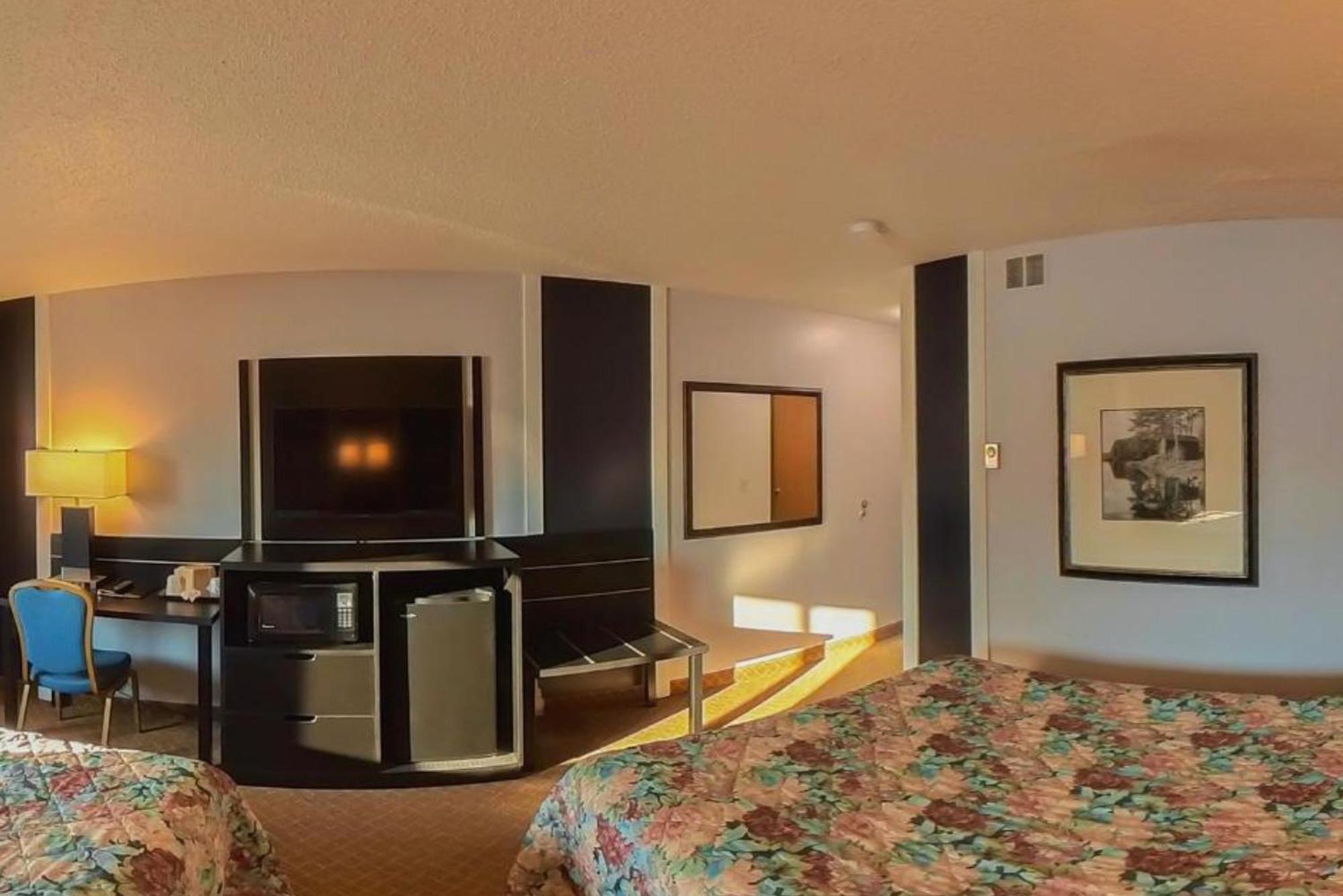 Coratel Inn & Suites By Jasper Hastings Eksteriør bilde