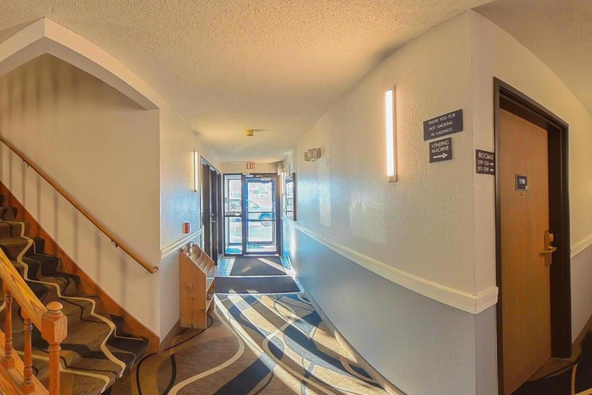 Coratel Inn & Suites By Jasper Hastings Eksteriør bilde