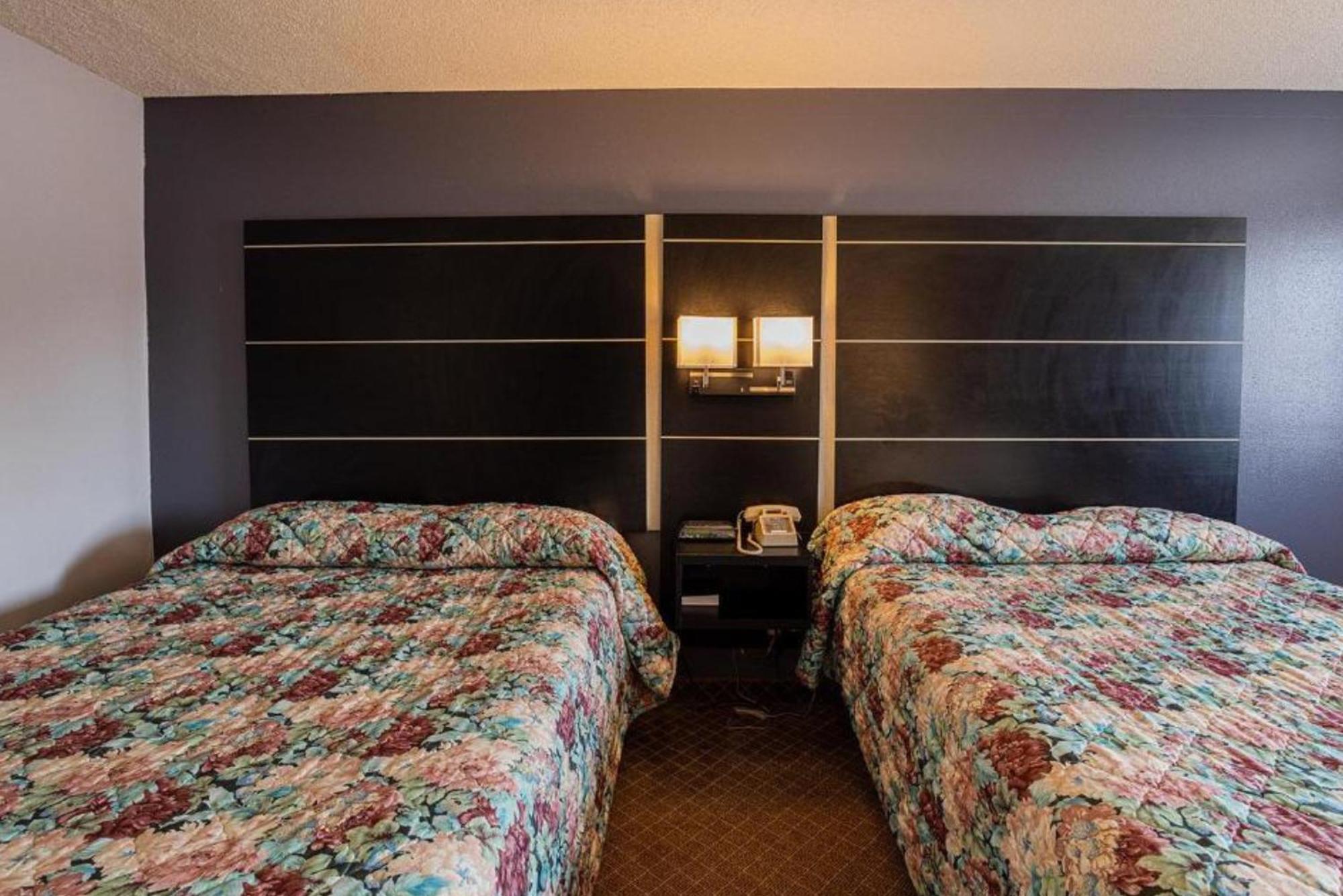 Coratel Inn & Suites By Jasper Hastings Eksteriør bilde